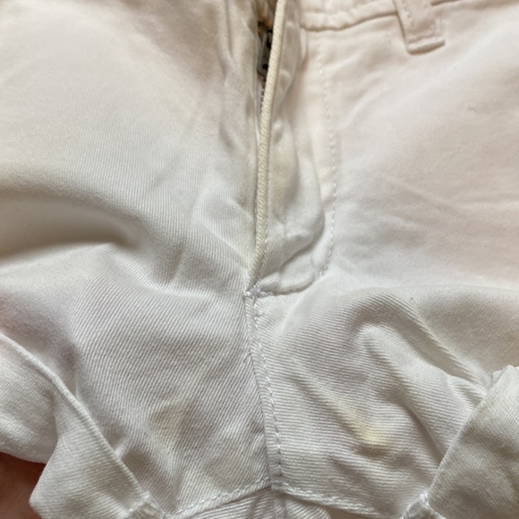 SOLD Abercrombie white shorts - Picture 7 of 7